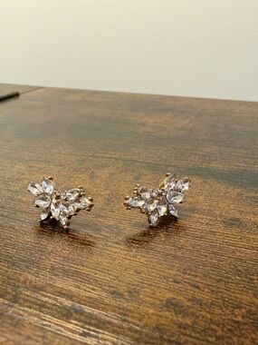 Olive & Piper 14k Gold Plated Crystal Cluster Stud Earrings – Clear/Gold